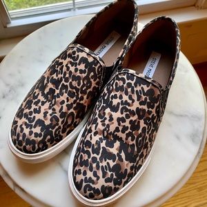 Steve Madden Cheetah Slip On Shoes Sneakers Size 9.5